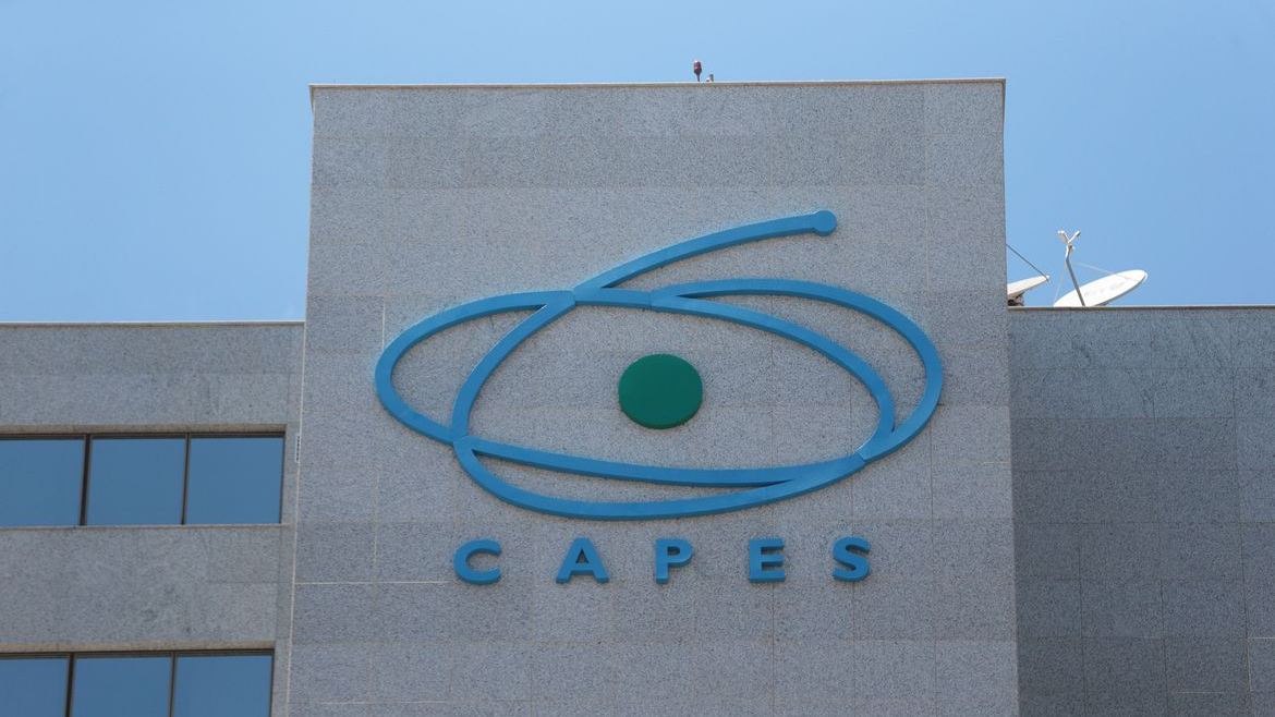 Capes vai pagar Auxílio Avaliação Educacional por serviço a distância
